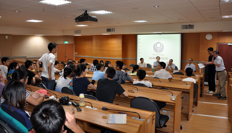 IQQTV
师生与台湾科技大学师生交流